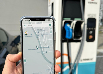 Les applications de recharge : le copilote indispensable des trajets de Mai en électrique