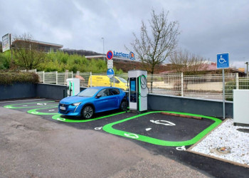 Des conseils à connaître avant de prendre la route pour un premier été avec un véhicule électrique