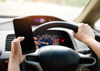 Une conversation téléphonique au volant multiplie par 3 le nombre d'accidents