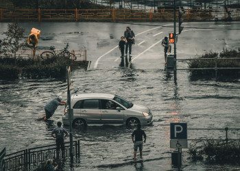 Les précautions à prendre sur la route en cas de fortes crues ou d'inondations