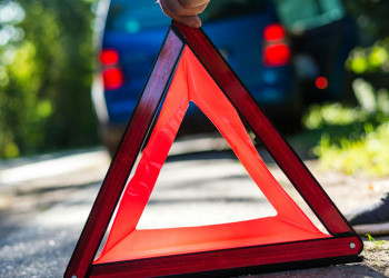 Panne de voiture à l'étranger : ce qu'il faut savoir avant de faire réparer son véhicule par un garage