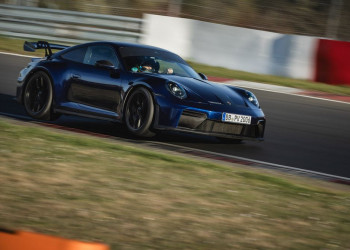 La Porsche 911 GT3 est la voiture de série à boîte manuelle la plus rapide sur le Nürburgring