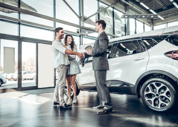 Les automobilistes Français placent la relation humaine au cœur de leur décision d'achat