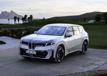 Le SUV électrique de taille intermédiaire BMW iX3 élu « World Car of the Year 2026 »