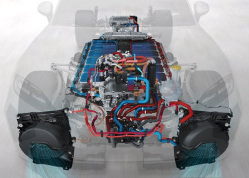 La batterie de 113 kWh du Porsche Cayenne Electric est directement intégrée à la structure du véhicule