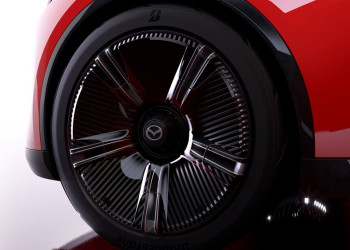 Le concept Mazda Vision X-Compact renforce le lien entre les personnes et les voitures