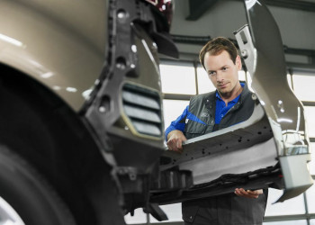 Une réduction du prix des pièces détachées d’origine des véhicules anciens pour étendre leur durée de vie