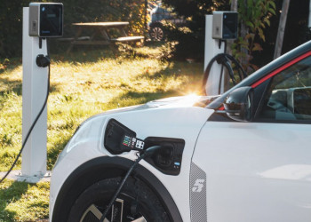 291 143 véhicules électriques particuliers vendus en France en 2024