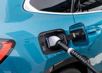 146 392 véhicules hybrides rechargeables particuliers vendus en France en 2024