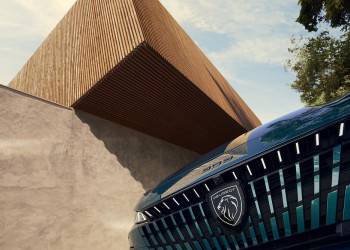 La Peugeot 308 restylée affiche une face avant illuminée