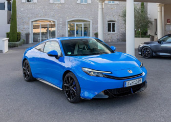 Le coupé Honda Prelude de sixième génération embarque un groupe motopropulseur hybride