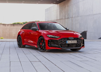 Le break hybride rechargeable haute performance Audi RS 5 Avant développe 639 ch