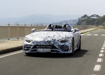 Le roadster biplace entièrement ouvert Mercedes-AMG PureSpeed en phase finale d'essai