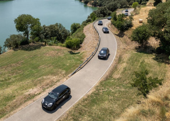 Les prototypes de Porsche Cayenne Electric poussés à leurs limites par temps glacial et caniculaire