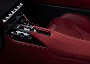 La Toyota GR GT adopte une structure tout en aluminium associée à un V8 biturbo de 4.0 litres