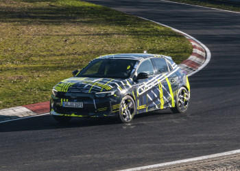 L'Opel Corsa GSE électrique orientée performance en phase de tests intensifs