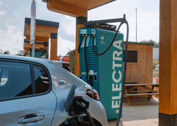 Le classement 2025 des meilleurs réseaux de recharge d'autoroutes en France