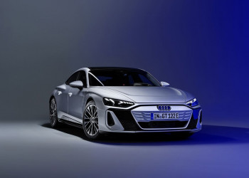 La berline sportive électrique Audi e-tron GT bénéfice d'une mise à jour