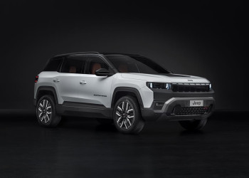 Le SUV électrique Jeep Compass Long Range doté d'une batterie de 98 kW affiche jusqu'à 650 km d'autonomie