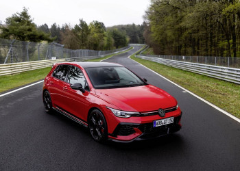 La Volkswagen Golf GTI Edition 50 développe 325 ch pour un couple de 420 Nm