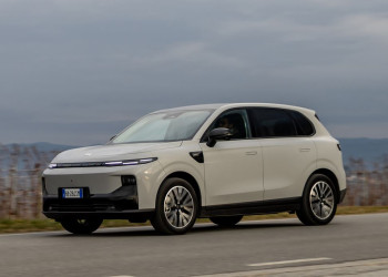 Le SUV compact B10 New e-Hybrid est doté de la technologie à prolongateur d'autonomie (REEV)