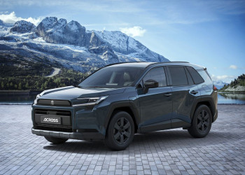Le SUV polyvalent de taille intermédiaire Suzuki Across affiche un design robuste