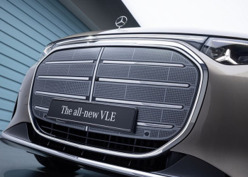 Le Mercedes VLE électrique combine une conduite de limousine et la polyvalence d'un grand monospace