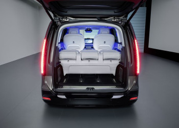 Le Mercedes VLE électrique combine une conduite de limousine et la polyvalence d'un grand monospace