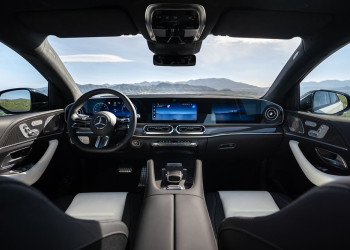 Le Mercedes-Benz GLE Coupé affiche une ligne dynamique avec des vitres latérales allongées