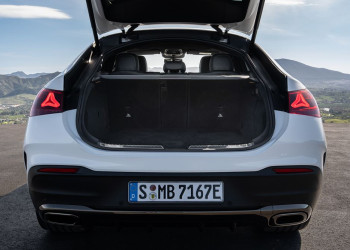 Le Mercedes-Benz GLE Coupé affiche une ligne dynamique avec des vitres latérales allongées