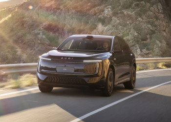 L'AUDI E7X électrique affiche une silhouette imposante de grand SUV