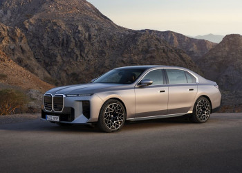 La limousine de luxe électrique BMW i7 intègre les technologies de la Neue Klasse