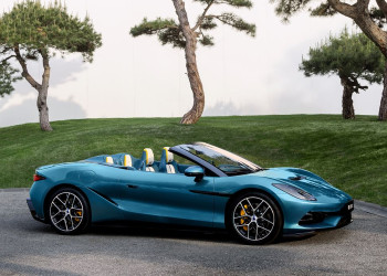 La supercar électrique Denza Z cabriolet affiche des performances extrêmes