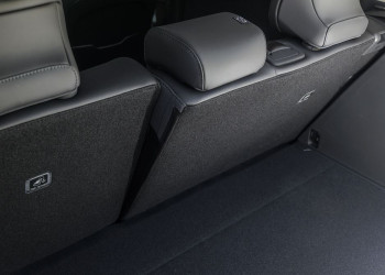 Le Kia Niro hybride restylé arbore une signature lumineuse verticale