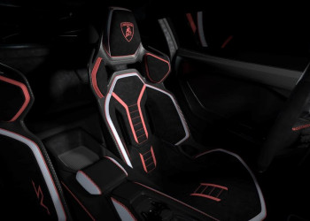 La Lamborghini Revuelto SV à moteur V12 hybride développe 1 065 ch
