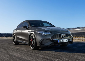 La Mercedes-AMG CLA 45 4Matic plus dotée de trois moteurs électriques à flux axial délivre une puissance de 680 ch
