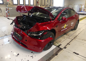 La berline électrique de taille intermédiaire Tesla Model 3 obtient cinq étoiles aux crash-tests Euro NCAP 2025