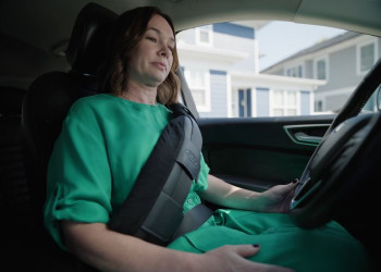 La SupportBelt de Ford contribue au bien-être de toute personne ressentant une gêne avec la ceinture de sécurité