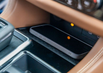 Le chargeur sans fil pour smartphone Qi2 résout les principaux problèmes de la recharge à bord