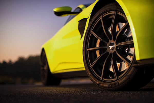 ASTON MARTIN Vantage