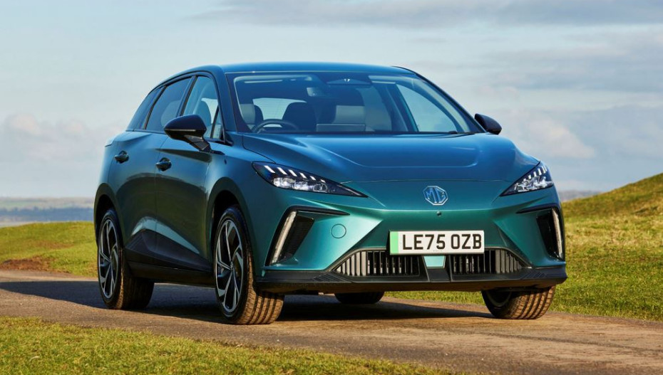 Location Longue Durée 48 mois et 40 000 km maximum MG4 EV Premium 64 kWh avec 48 loyers mensuels de 349 €
