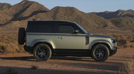 LAND ROVER Defender 90