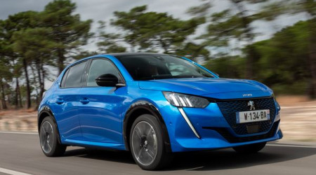 PEUGEOT e-208 100 kW 50 kWh GT