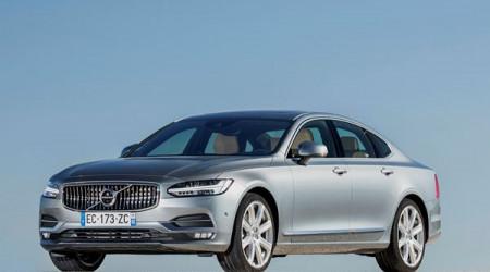 VOLVO S90 T4 190 Geartronic 8 Momentum